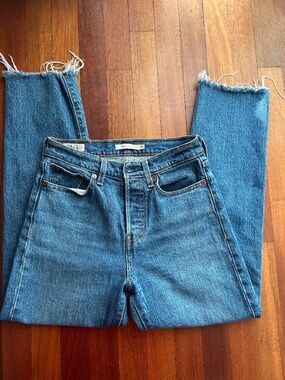 Levis 501 Jeans size 25 Blue Wedgie Straight Button Fly